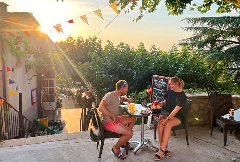Le Cercle du Progrès - Restaurant Saint-Martin-de-Pallières - Restaurant Esparron